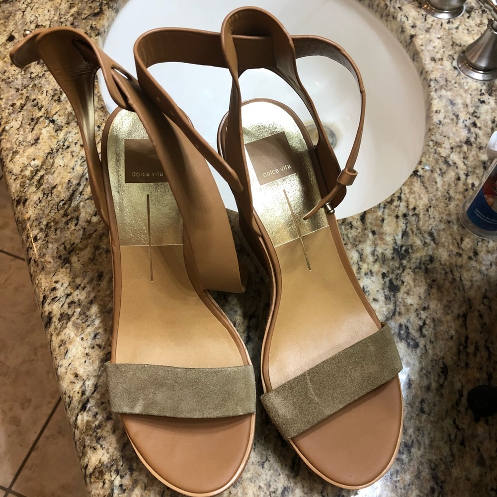 Dolce Vita Wedge